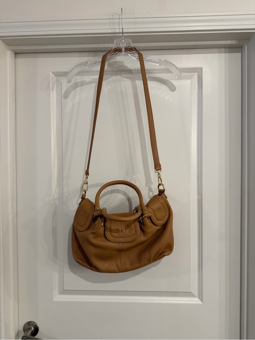 Classic Tan Leather Shoulder Bag with Top Handle